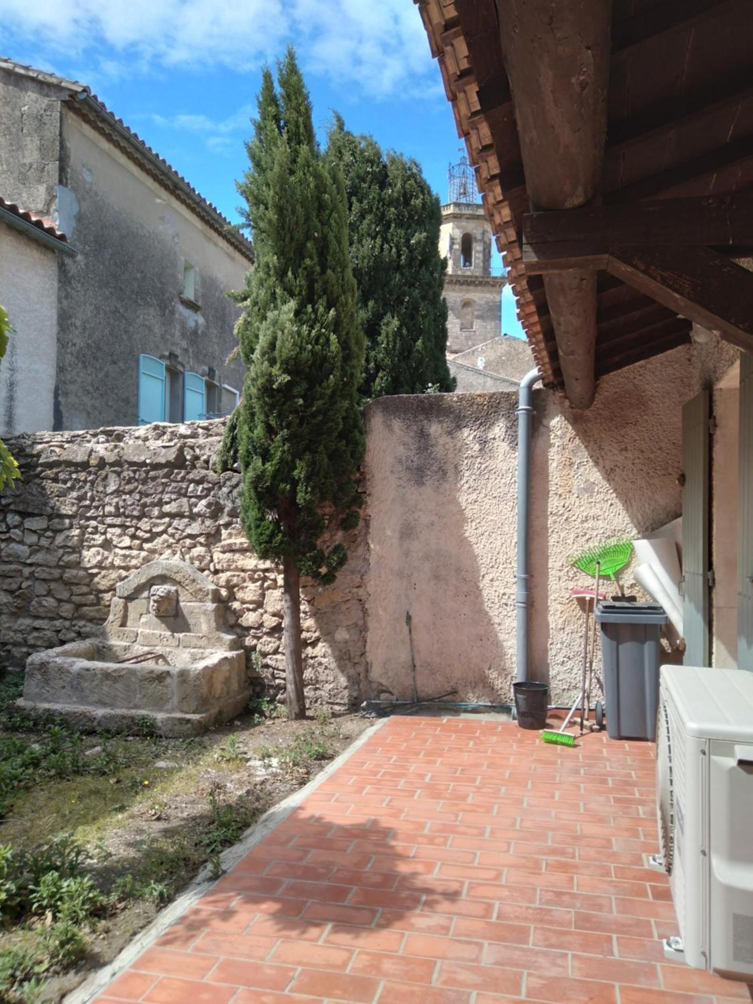 Maison De Village Avec Jardin Dans Centre Historique Eyguieres Luaran gambar